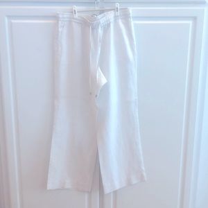 Women’s white linen Tommy Bahama pants size Large.